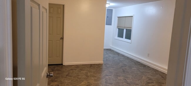 Spacious bedroom - 6730 Rock Ridge Rd SE Unit 6730