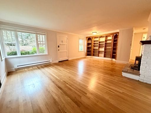 Photo - Great 2 bed home, fully fenced backyard in desirable Olympic Hills! Available Now!