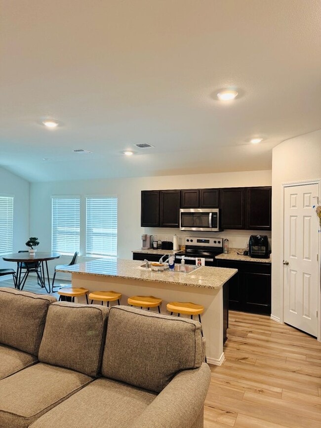 Photo - 3-bedroom 2-bathroom house!