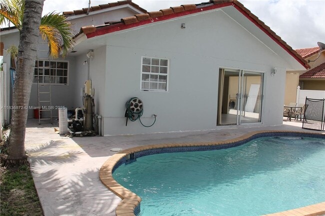 Photo - 5402 SW 144th Ct Casa
