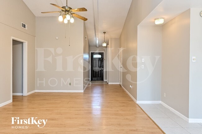 Photo - 2707 Wood River Rd