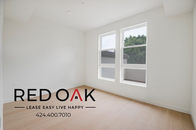 Photo - 856 S Gramercy Dr Unit 104