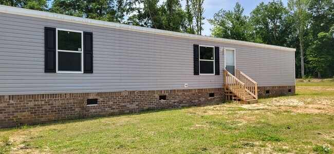 Building Photo - 3-Bedroom 2-bath single wide Rental