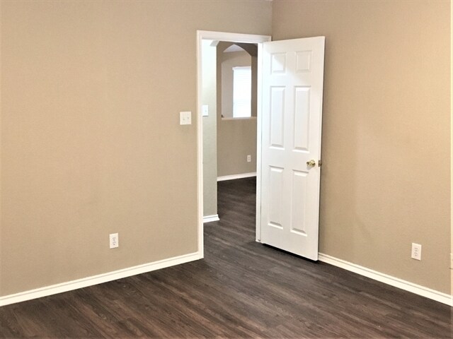 Photo - 8715 Snow Goose