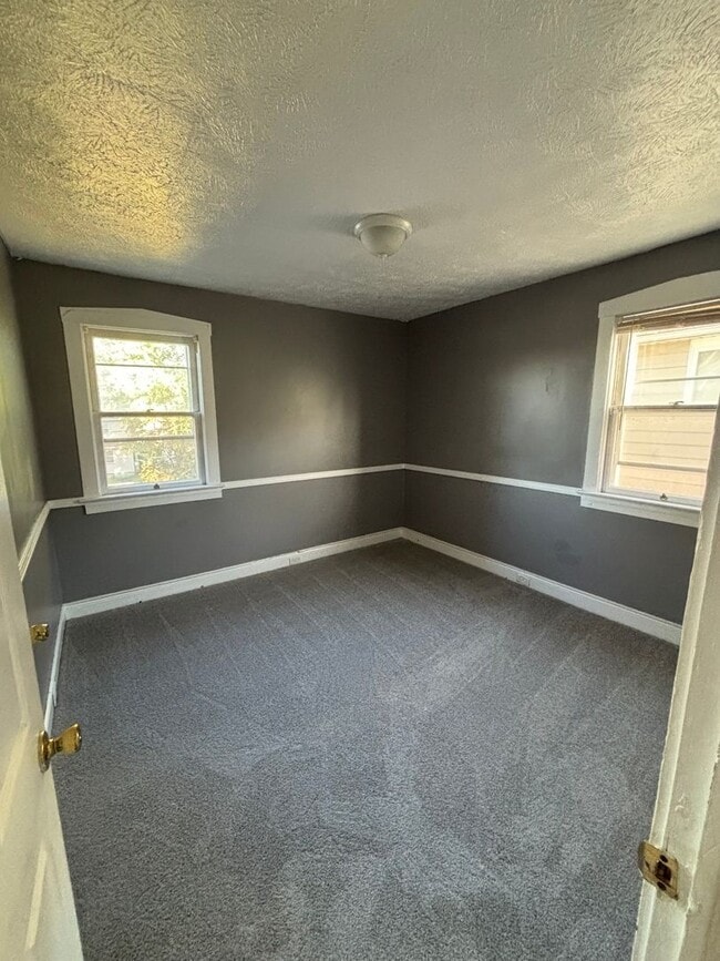 Photo - Beautifully Renovated 3-Bedroom Home – Sec...