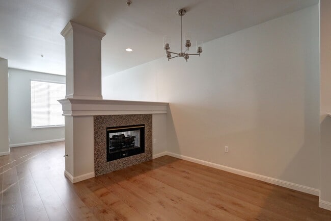 Photo - Luxury 2BR 2.5BA Townhouse Style Condo @ Lochshire on Forbes Creek