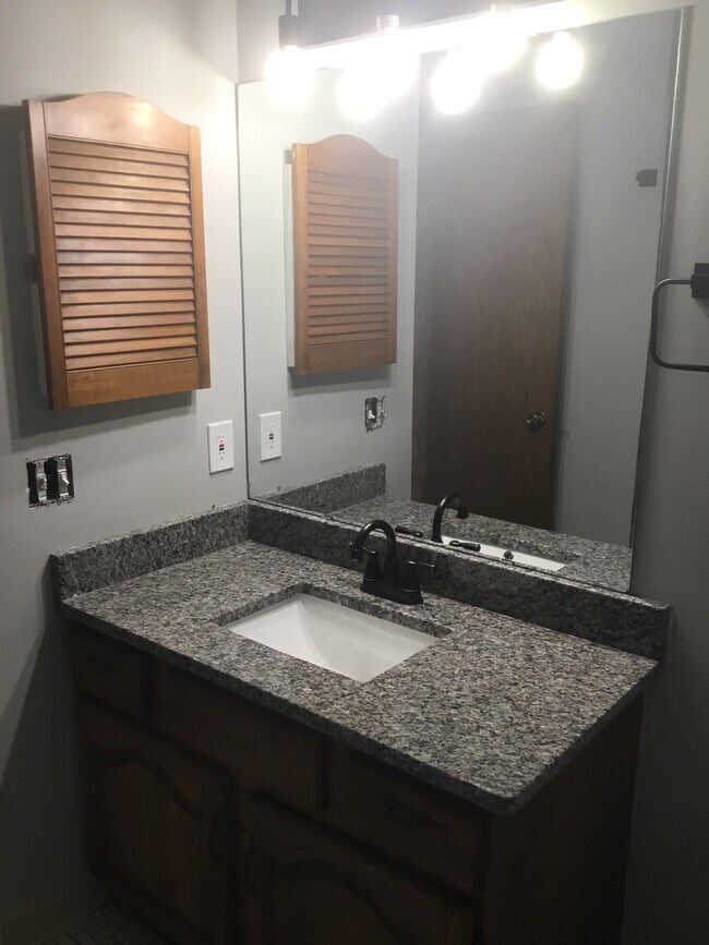 Photo - 1091 County Road B2 W