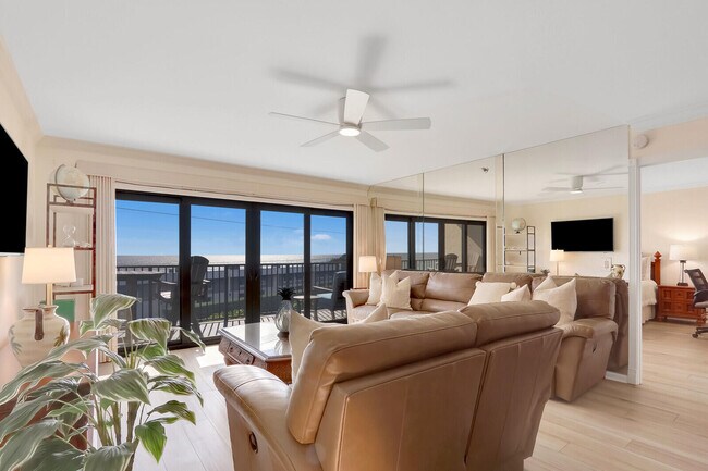 1055 Ocean Dr Unit 403