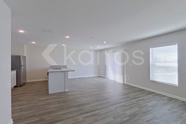 Photo - 1802 Nebraska Loop