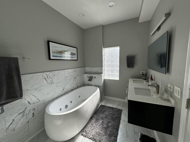 Photo - 3 bedroom in Chicago IL 60625 Unidad 2