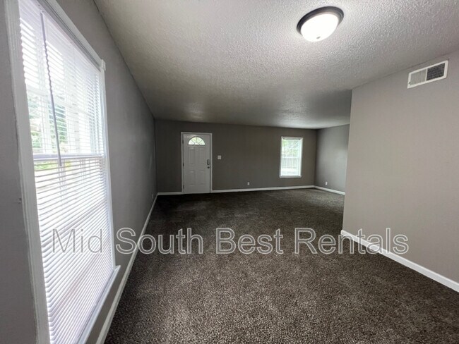 Photo - 1147 Prescott Rd