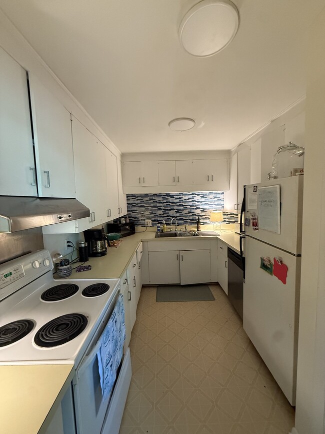 44 Davie Cir