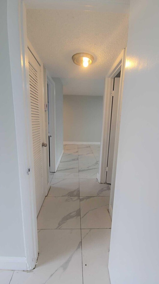 Photo - 621 NW 5th Ave Unit 5