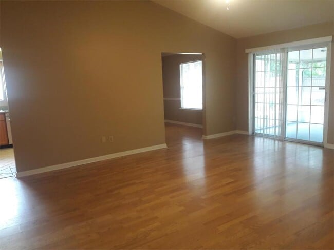 Building Photo - 3 bedroom in Jacksonville FL 32210 Rental