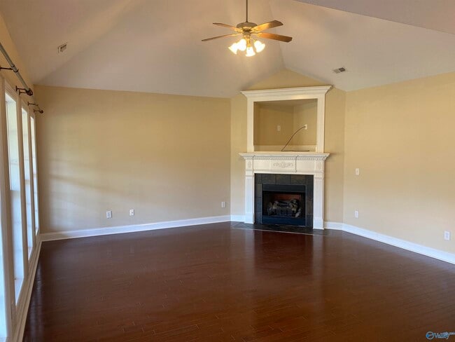 Photo - 7502 Parktrace Ln SE