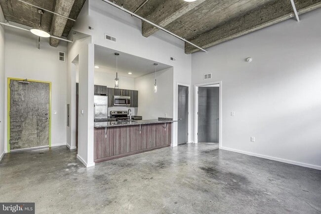 Building Photo - 4800 Brown St Unit 310 Rental