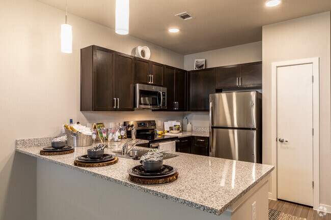 1BR, 1BA - 726SF