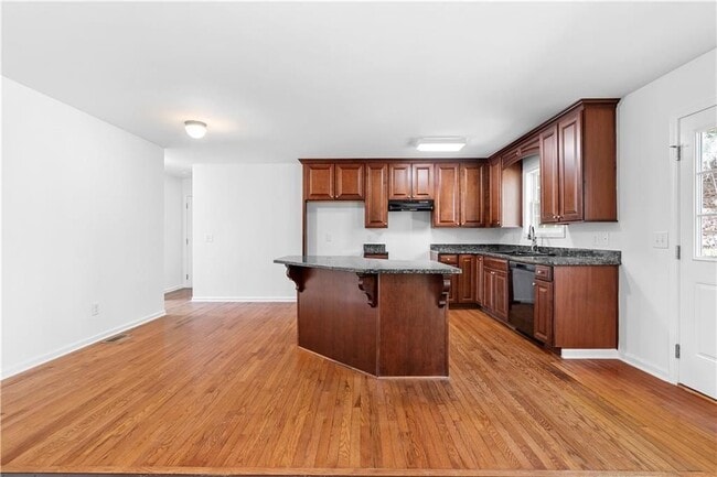 Photo - 80 Castle Ct