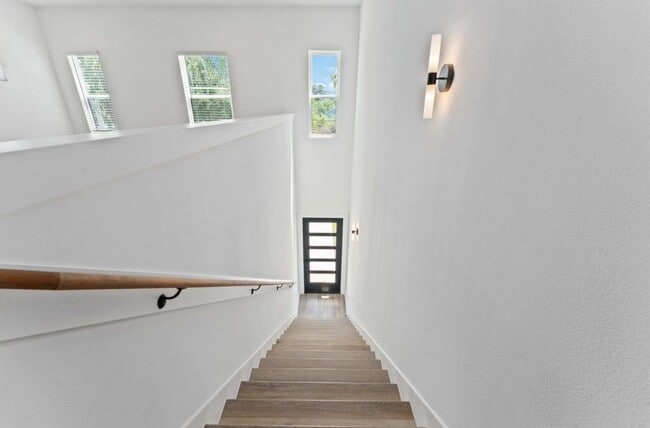 Photo - 8023 Cora St