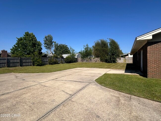 Photo - 618 Gabriel St