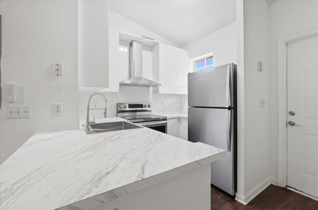 Photo - 6107 Garden Ct