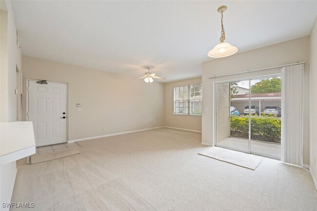 Photo - 4635 St Croix Ln Unidad 1218