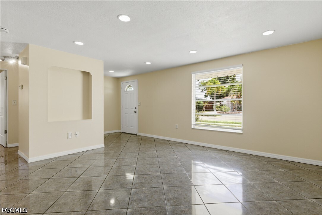 Photo - 4425 N Canal Cir