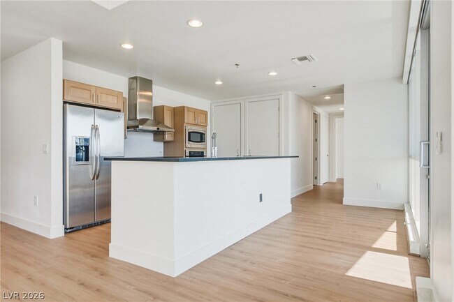 Photo - 4575 Dean Martin Dr Unit 708