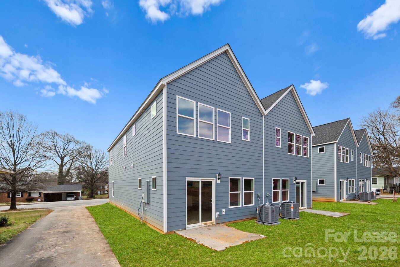 Photo - 337 N Hoskins Rd