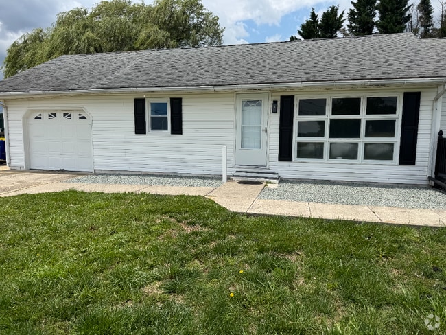 Building Photo - 6117 Carpenter Bridge Rd Rental