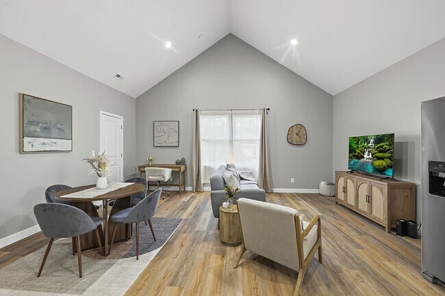 Photo - 1137 W 21st St Unit 1