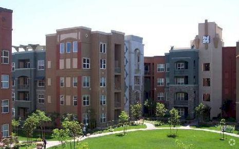 Building Photo - Corner Unit at Manhattan! Rental