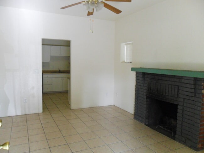 Building Photo - 1327 N Park Ave Rental