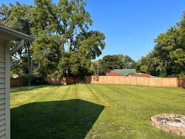 Photo - 4450 E Lake Rd