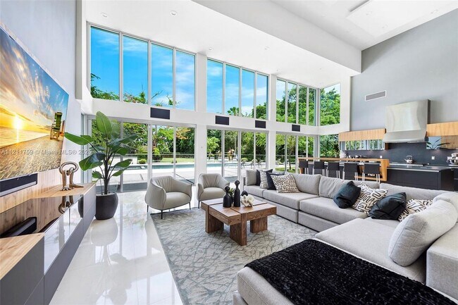 Photo - 14305 Stirling Rd