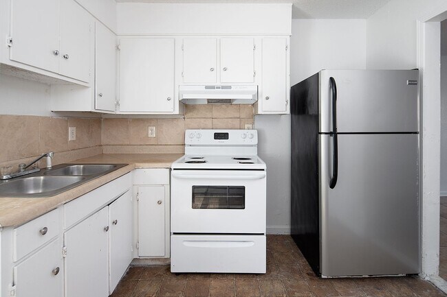 Photo - Crescent Apartments