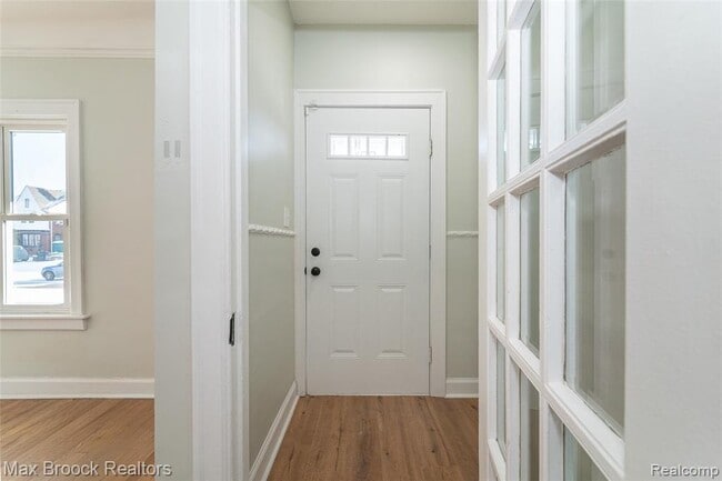 Photo - 3266 Collingwood St