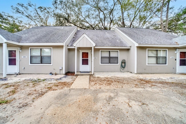 Building Photo - 310 Cedar Ave N