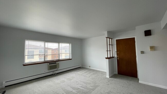 Photo - 10579 W Touhy Ave