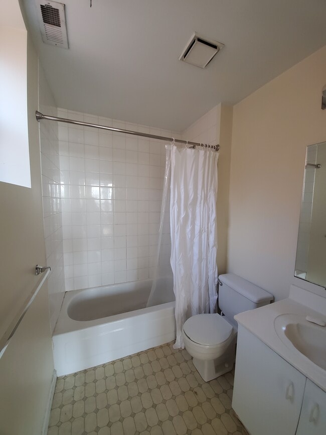 Photo - 5788 Pershing Ave Unit 2W