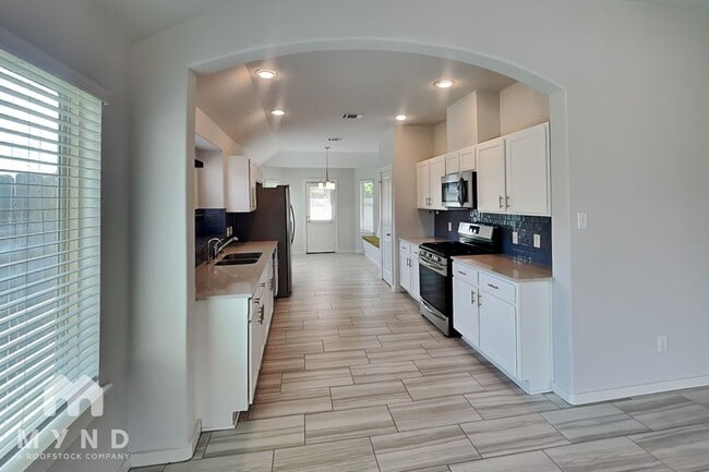 Photo - 6910 Spring Vale Dr