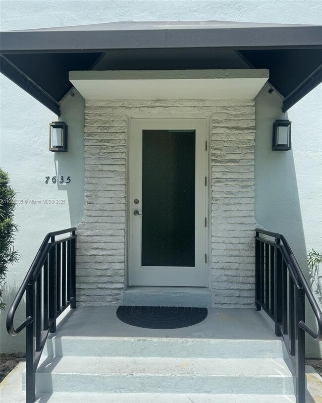 Photo - 7635 SW 57th Ave Unit 2