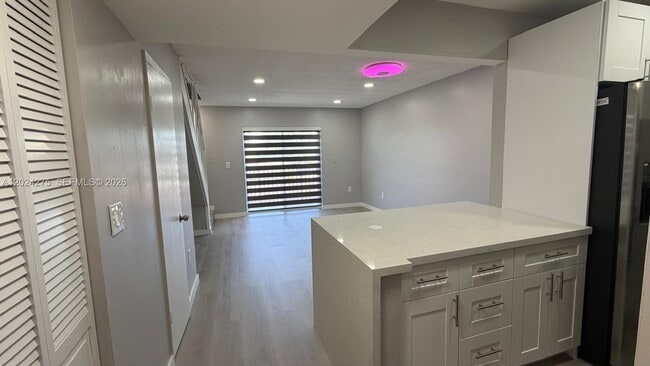 Building Photo - 5731 NW 37th St Unit 322