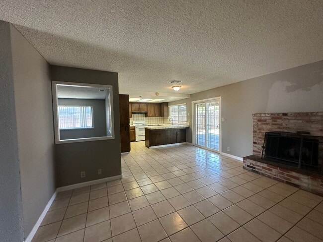 Photo - 1175 E Edison St