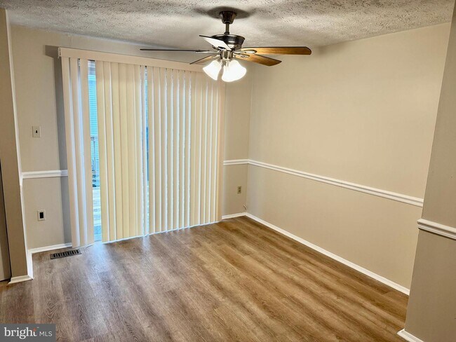 Photo - 3723 Castle Terrace