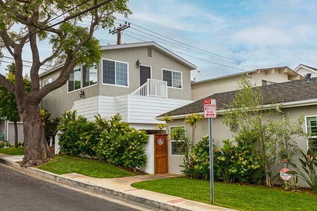 Photo - 520.5 Poinsettia Ave Apartment Unit 520 1/2  Poinsettia Ave.