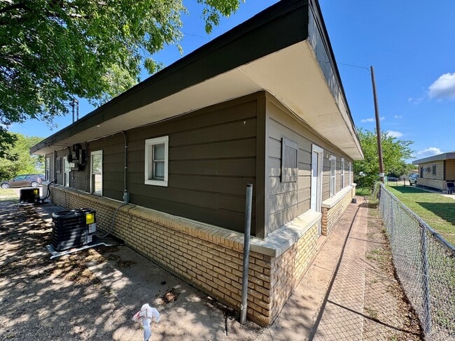 Building Photo - 306 W Valley Rd Rental