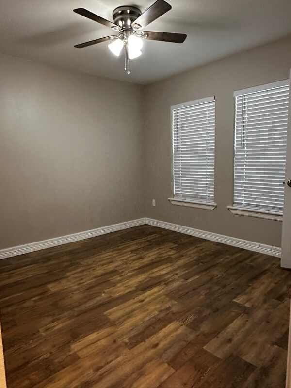 Photo - 548 Dixon Dr