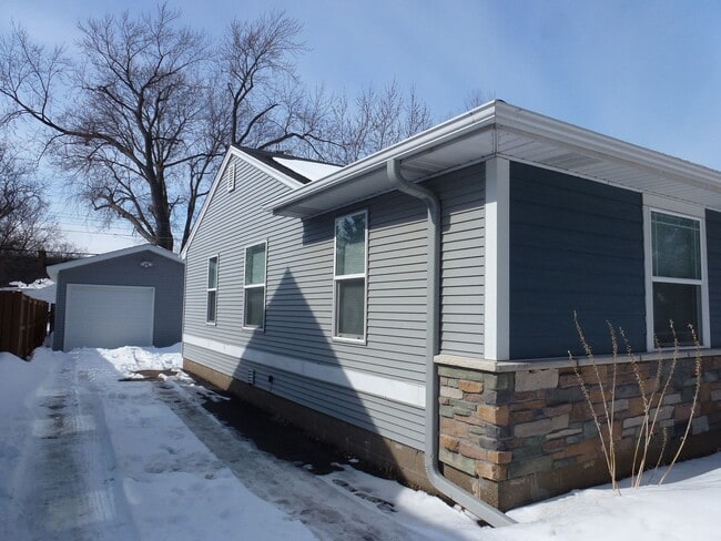 Photo - Rent Controlled Single Level Living - 3 Bedroom / 1 Bathroom Home!