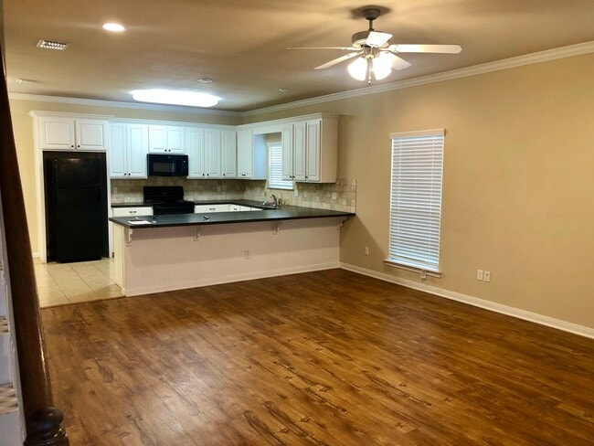 Photo - Modern Home Downtown/Baylor Area